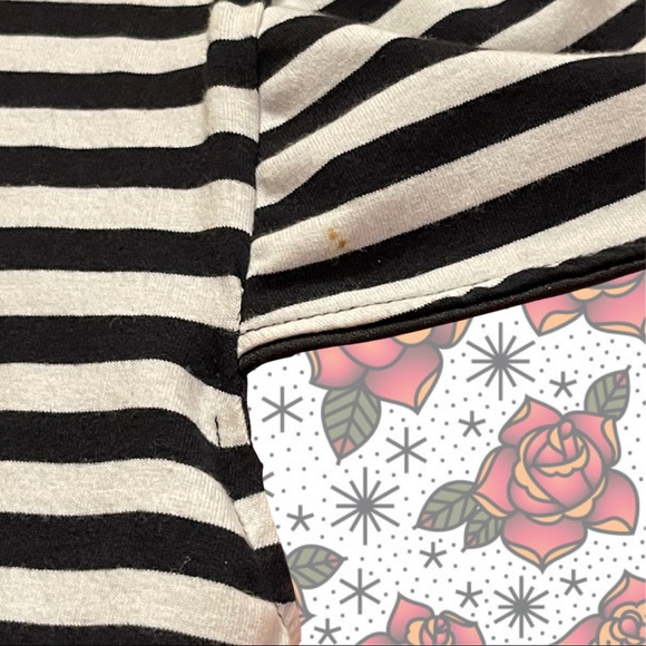 BELL SLEEVE SASSY DRESS BY PINKY PINUPS - Picture 10 of 11